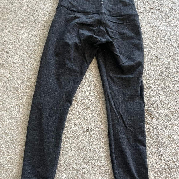 Cozy Lululemon Wunder Under Gray Black 8 - Picture 2 of 6